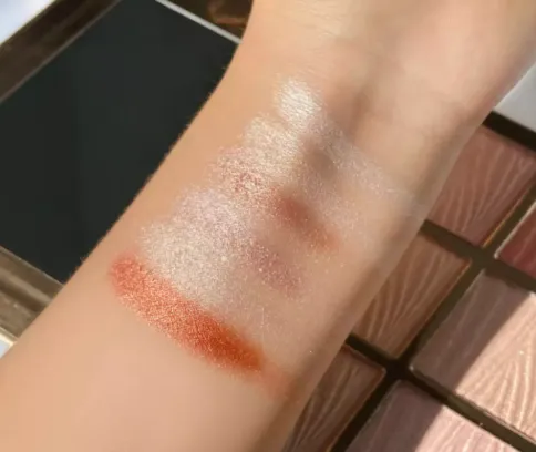 6 Shade Highlighter Palette